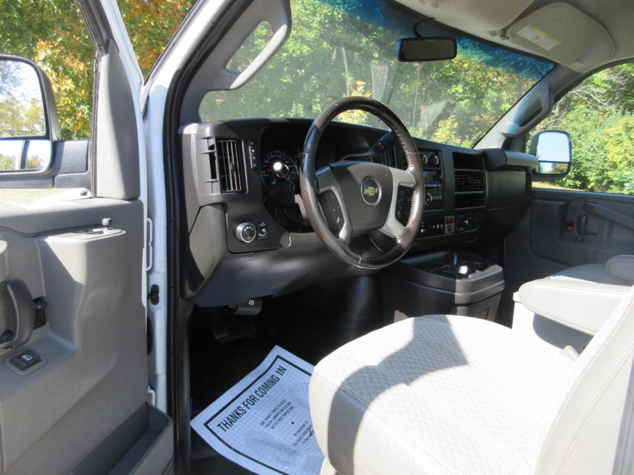 Chevrolet Express Cargo Van RWD 2500 135" 2017