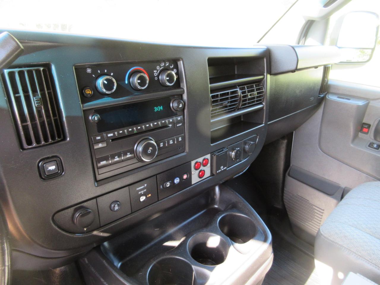 Chevrolet Express Cargo Van RWD 2500 135" 2017
