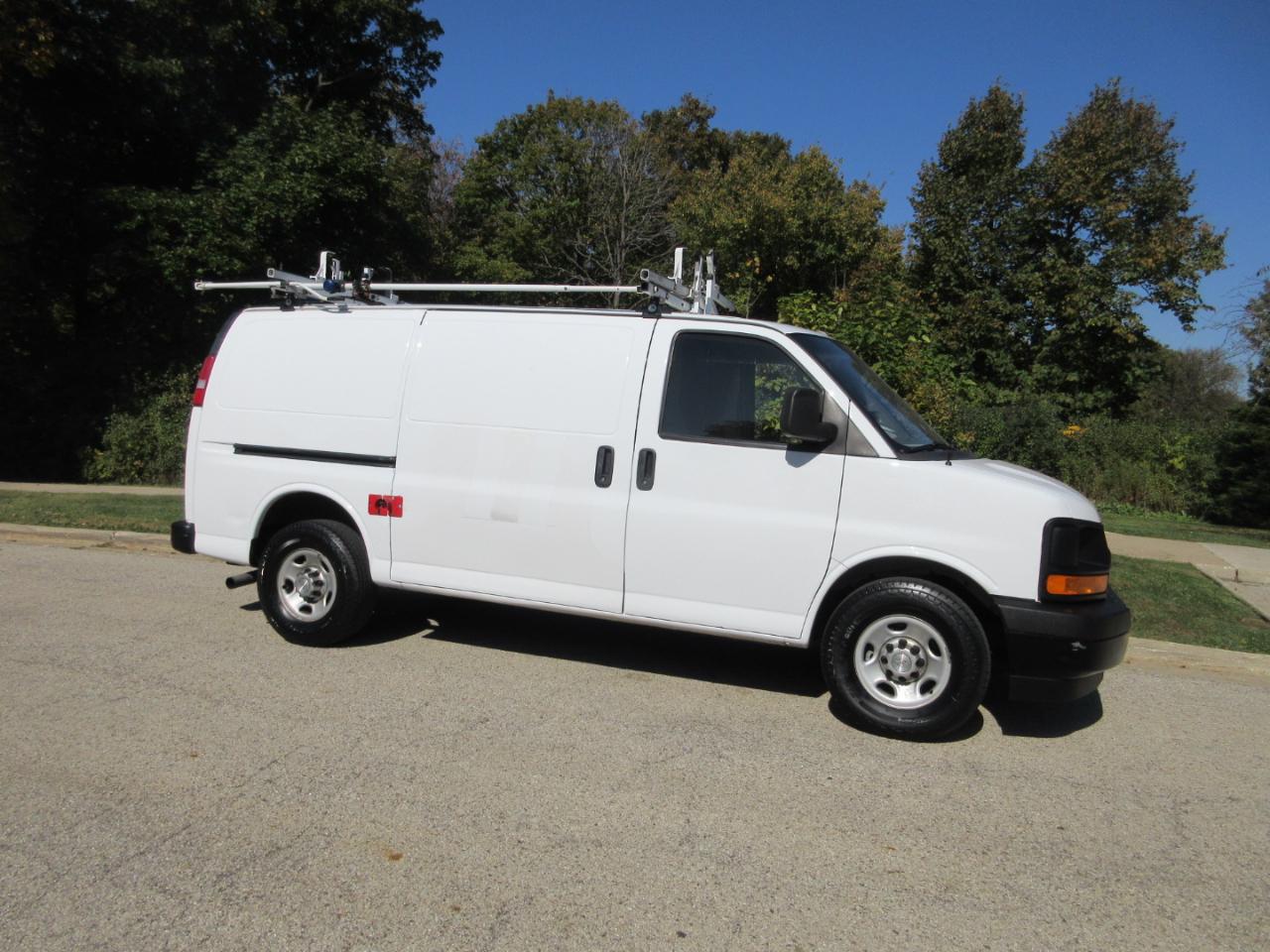 Chevrolet Express Cargo Van RWD 2500 135" 2017