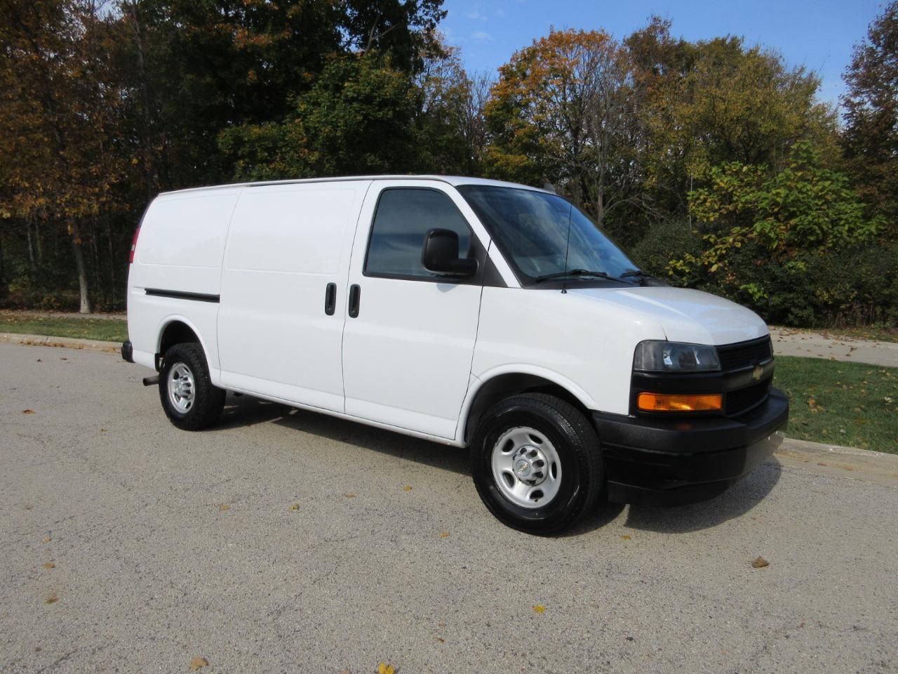 Chevrolet Express Cargo Van RWD 2500 135" 2020