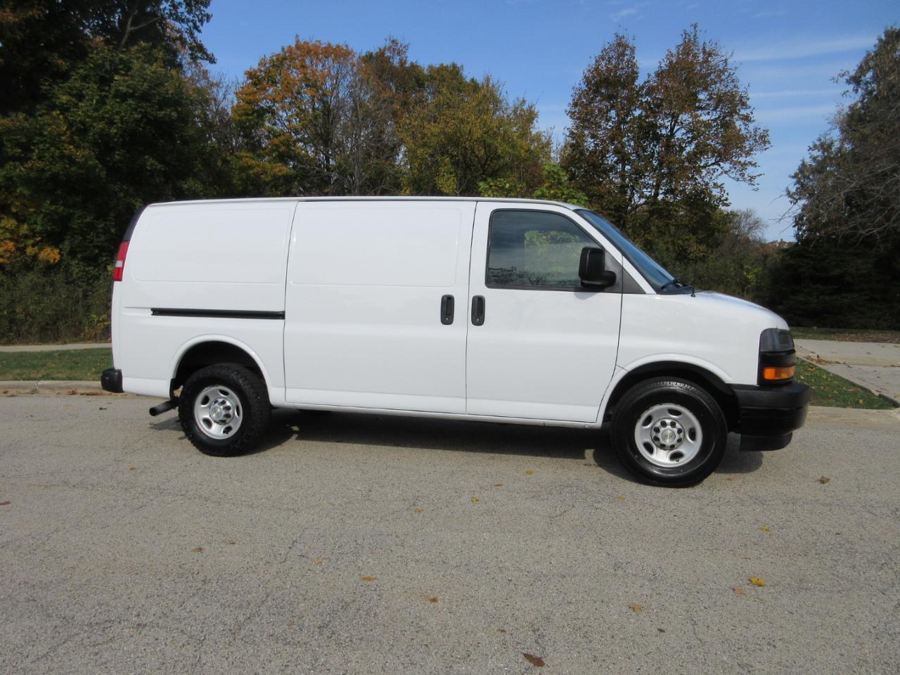 Chevrolet Express Cargo Van RWD 2500 135" 2020