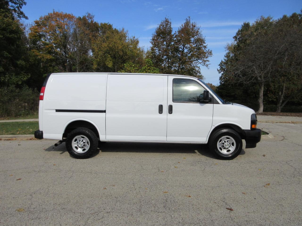 Chevrolet Express Cargo Van RWD 2500 135" 2020