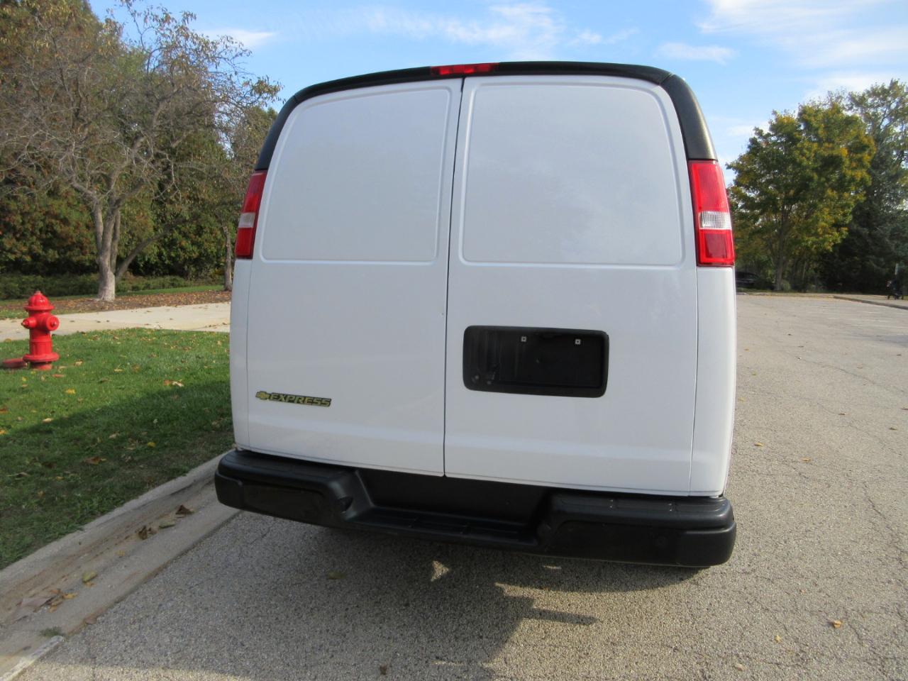 Chevrolet Express Cargo Van RWD 2500 135" 2020