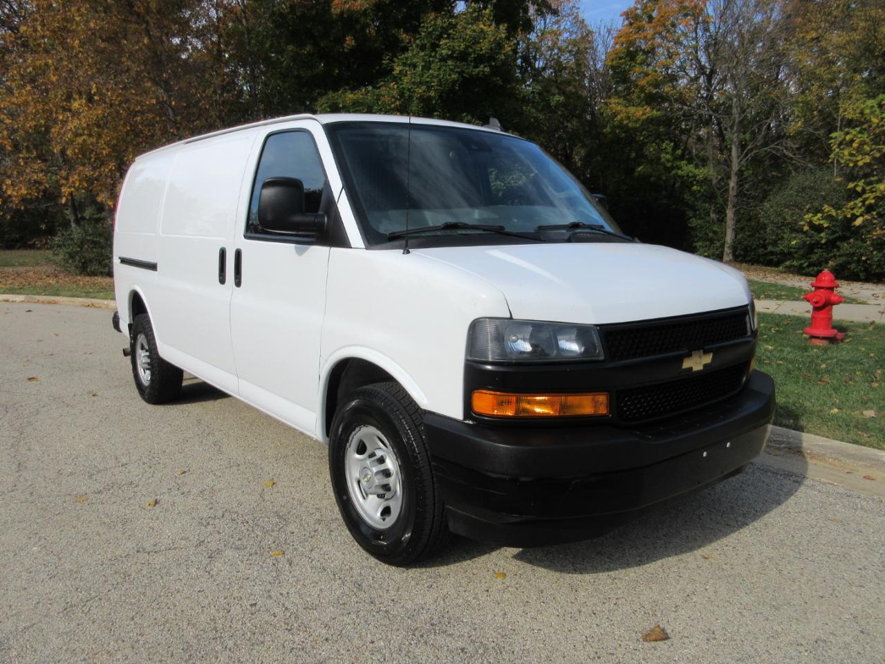 Chevrolet Express Cargo Van RWD 2500 135" 2020