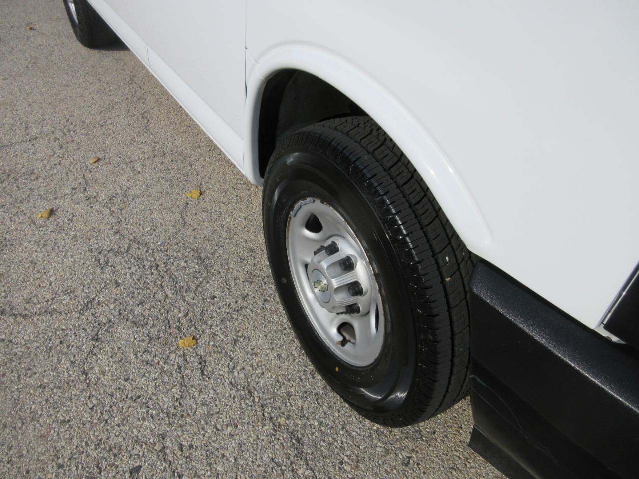 Chevrolet Express Cargo Van RWD 2500 135" 2020