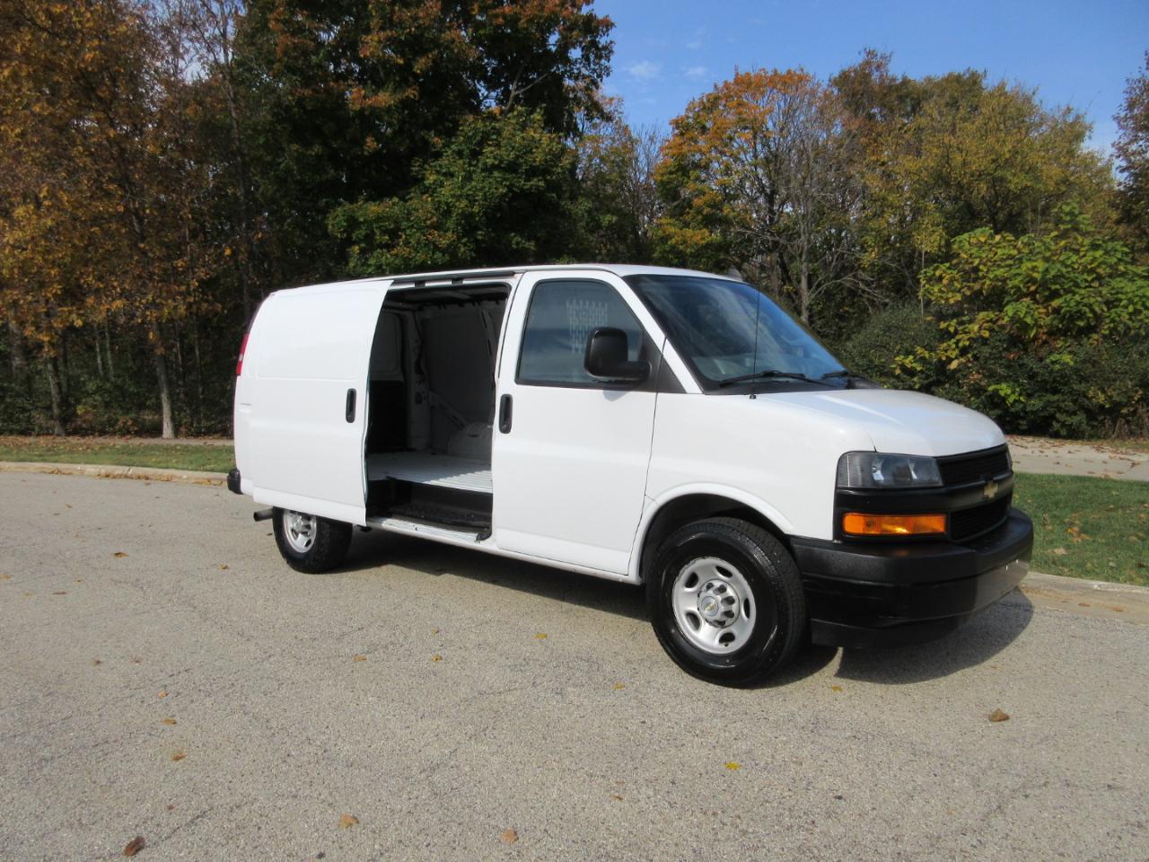 Chevrolet Express Cargo Van RWD 2500 135" 2020