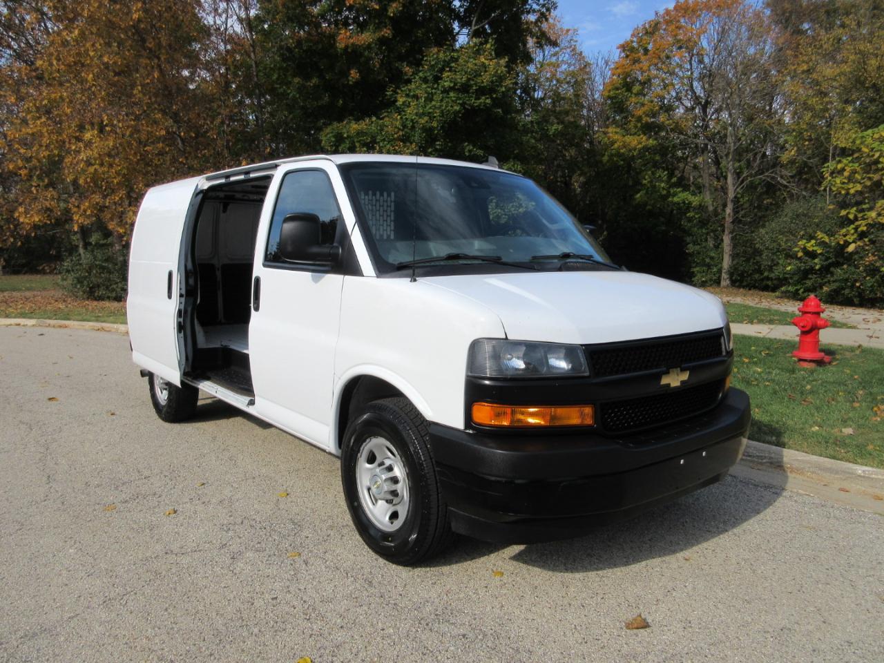 Chevrolet Express Cargo Van RWD 2500 135" 2020