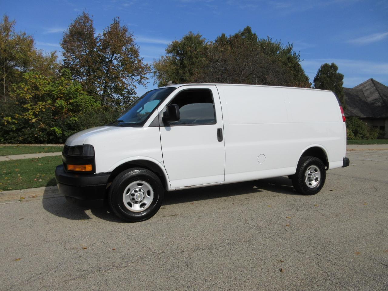 Chevrolet Express Cargo Van RWD 2500 135" 2020