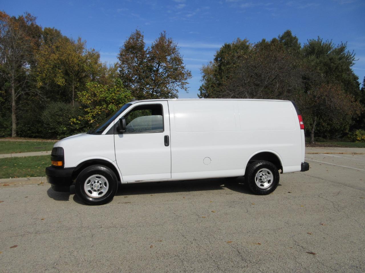 Chevrolet Express Cargo Van RWD 2500 135" 2020