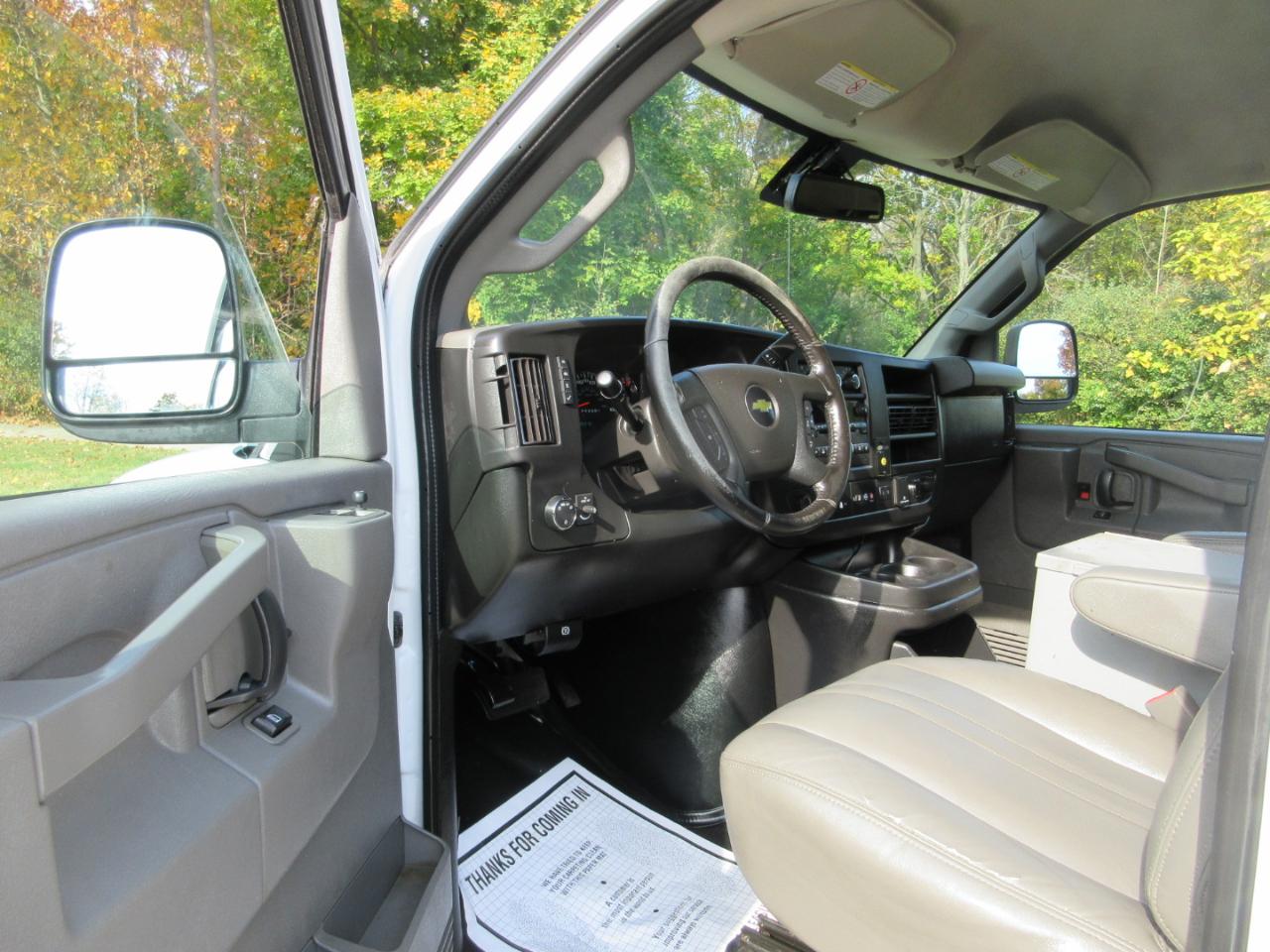 Chevrolet Express Cargo Van RWD 2500 135" 2020