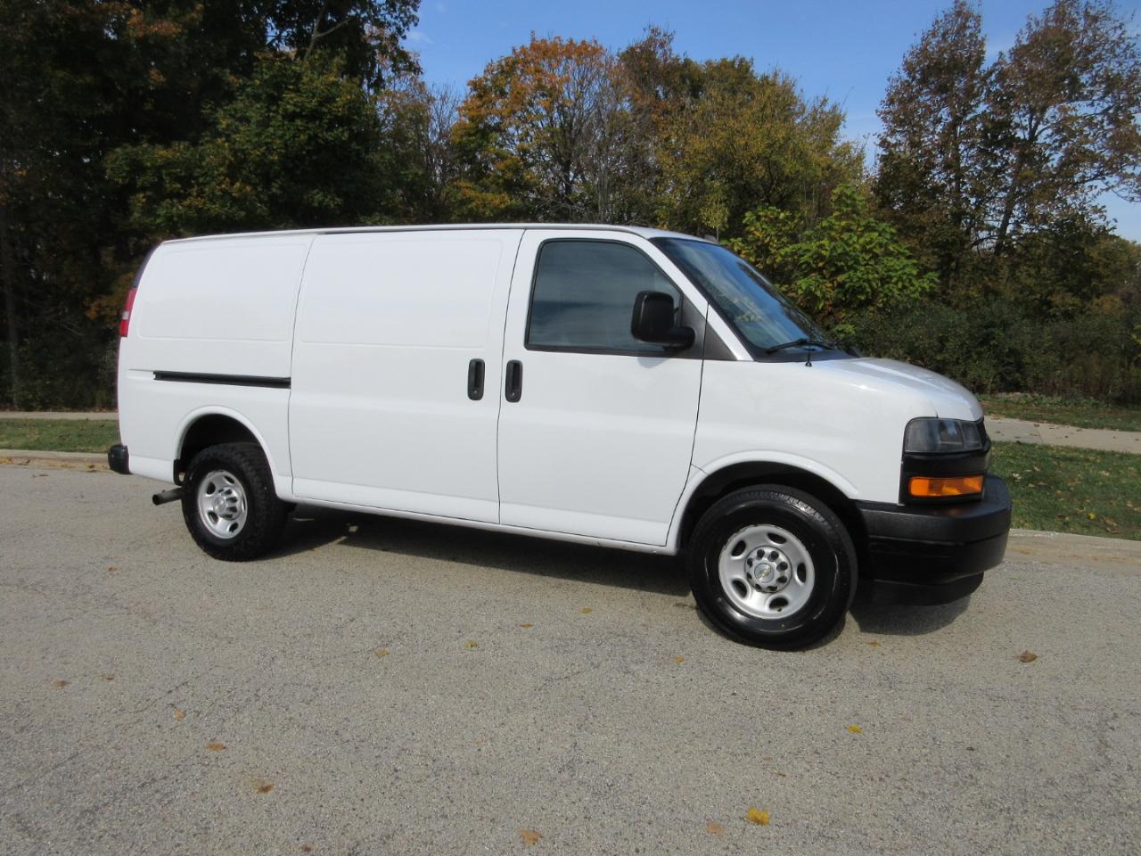Chevrolet Express Cargo Van RWD 2500 135" 2020