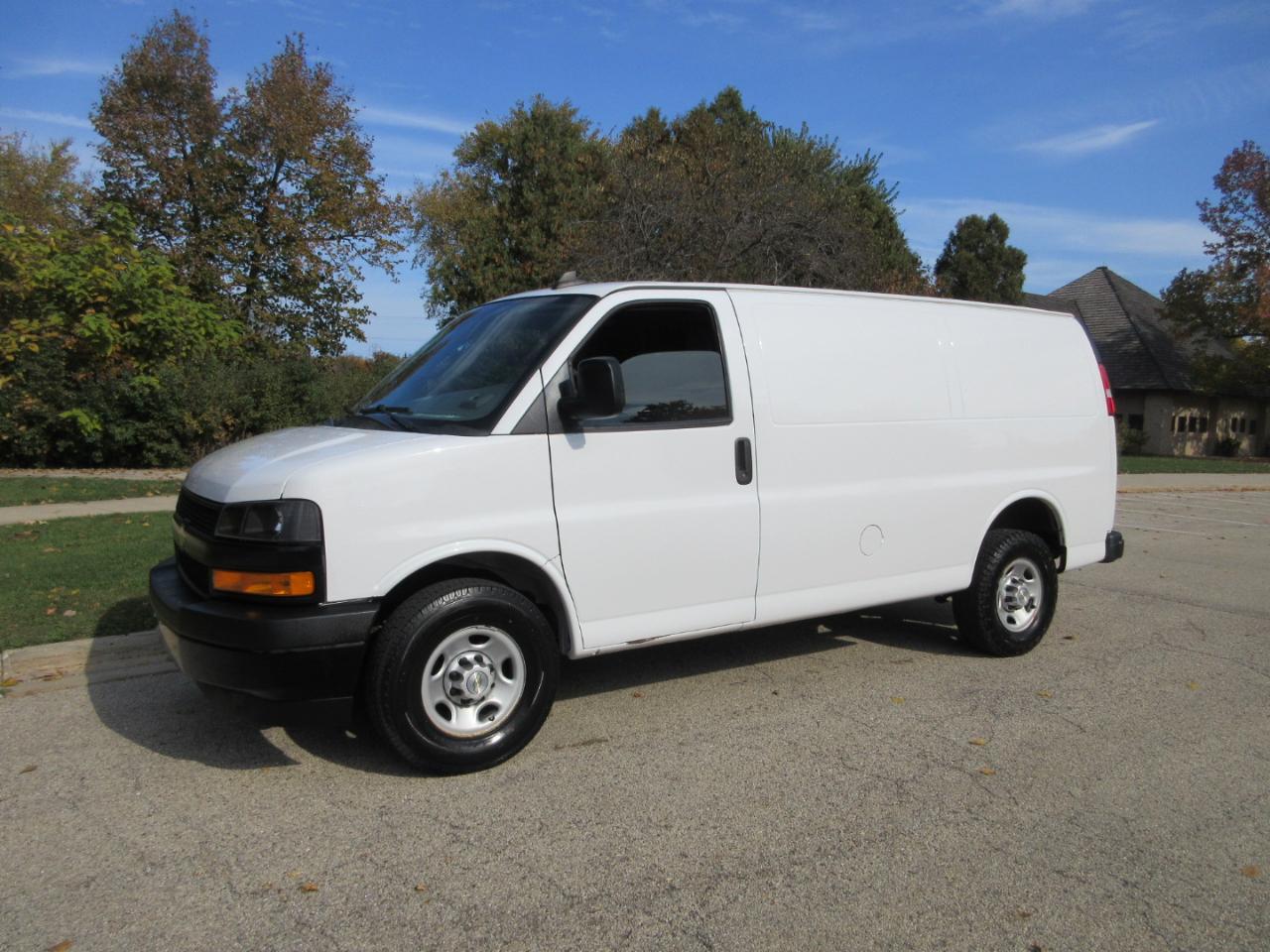 Chevrolet Express Cargo Van RWD 2500 135" 2020