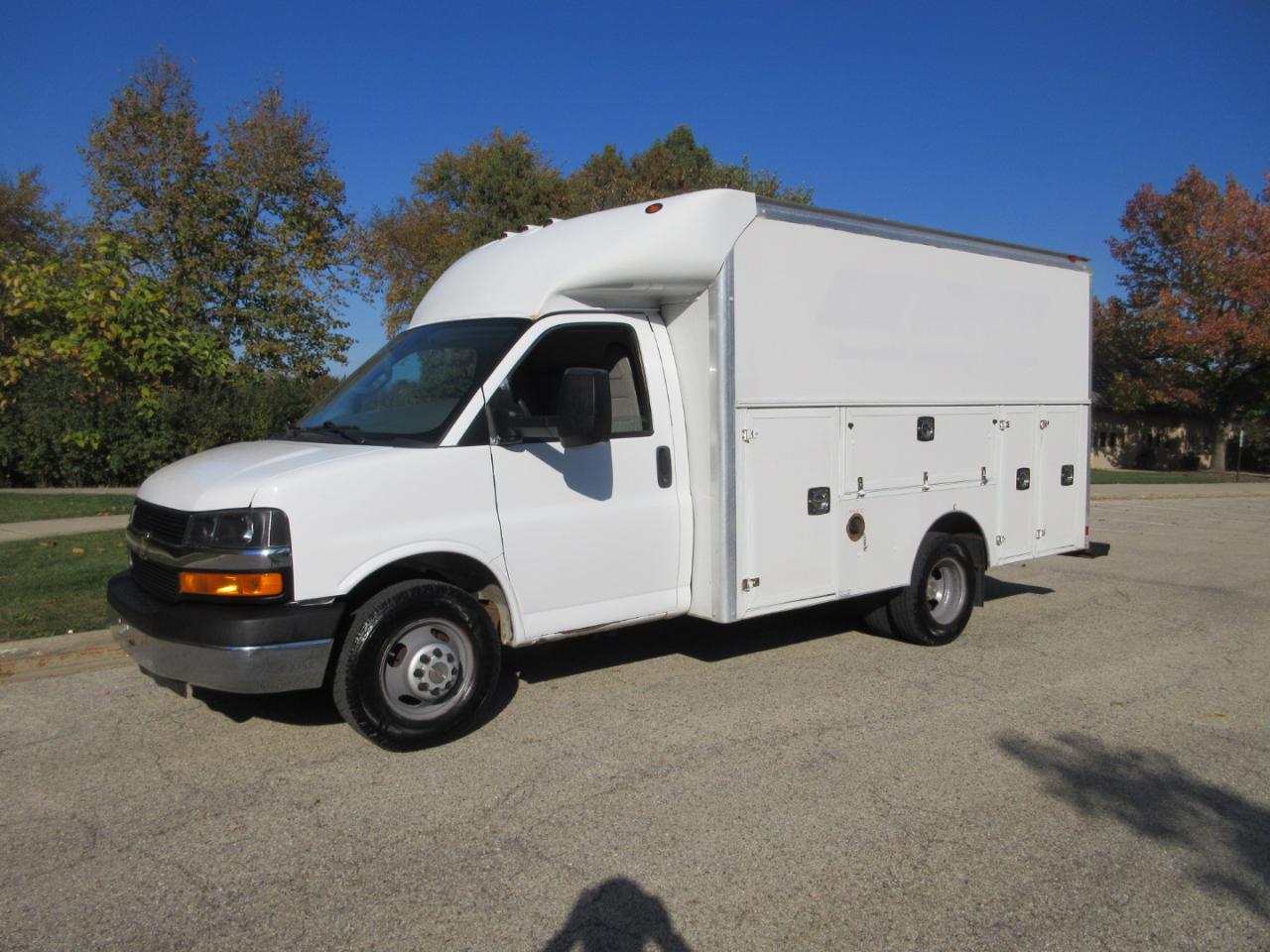 Chevrolet Express Commercial Cutaway 3500 Van 139" 2016