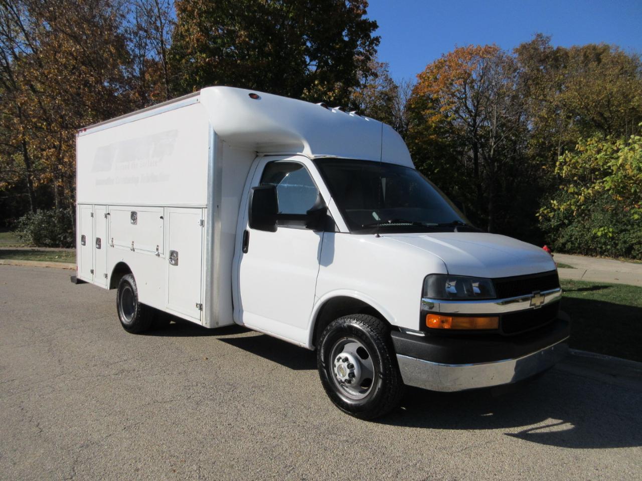 Chevrolet Express Commercial Cutaway 3500 Van 139" 2016