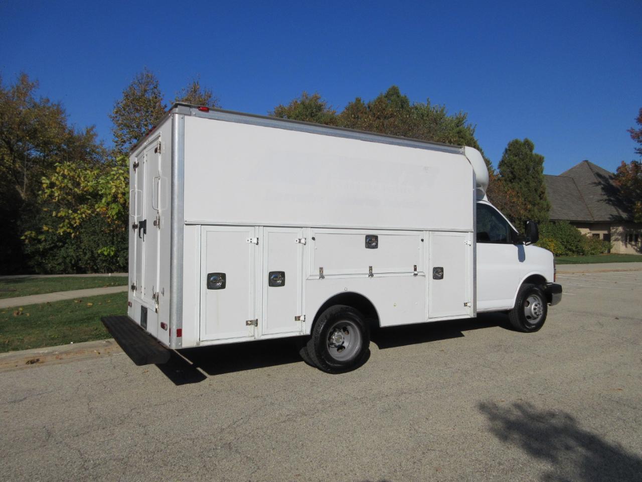 Chevrolet Express Commercial Cutaway 3500 Van 139" 2016