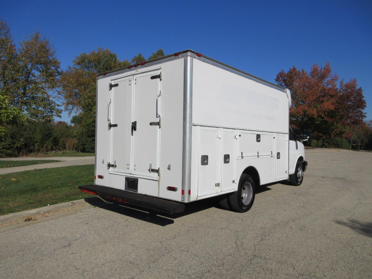 Chevrolet Express Commercial Cutaway 3500 Van 139" 2016