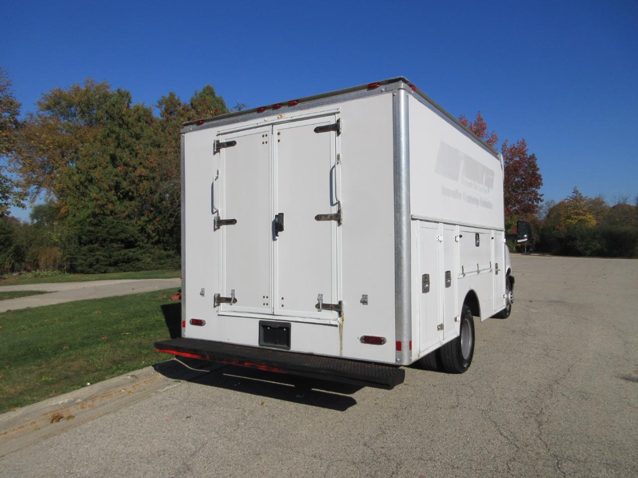 Chevrolet Express Commercial Cutaway 3500 Van 139" 2016