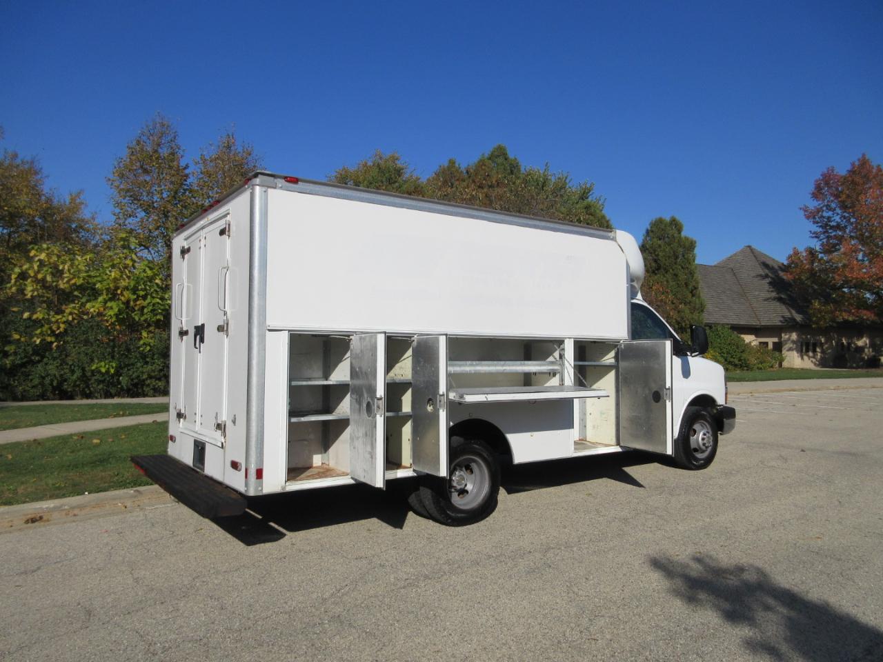Chevrolet Express Commercial Cutaway 3500 Van 139" 2016
