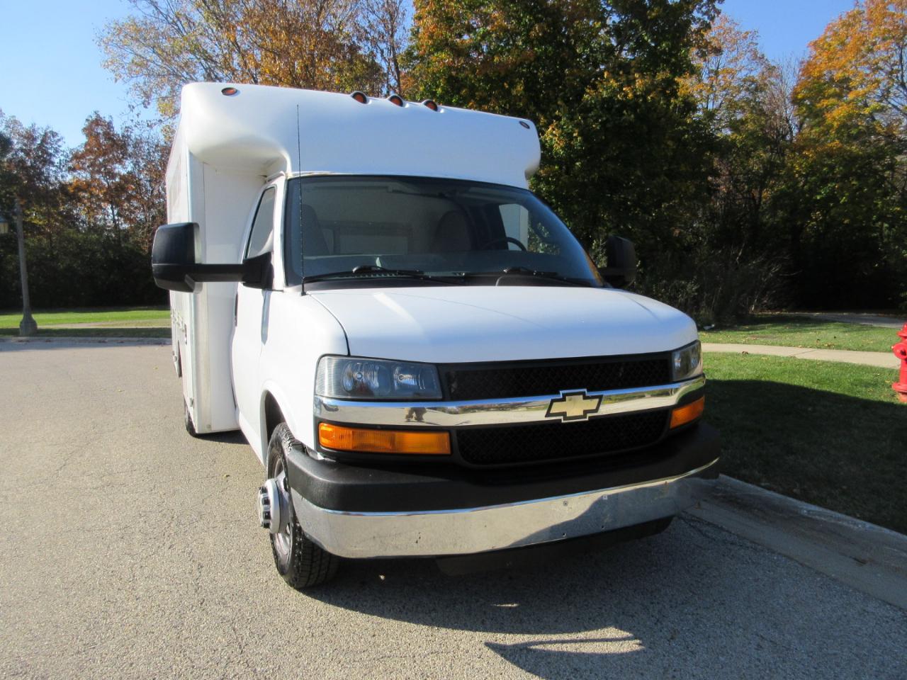 Chevrolet Express Commercial Cutaway 3500 Van 139" 2016