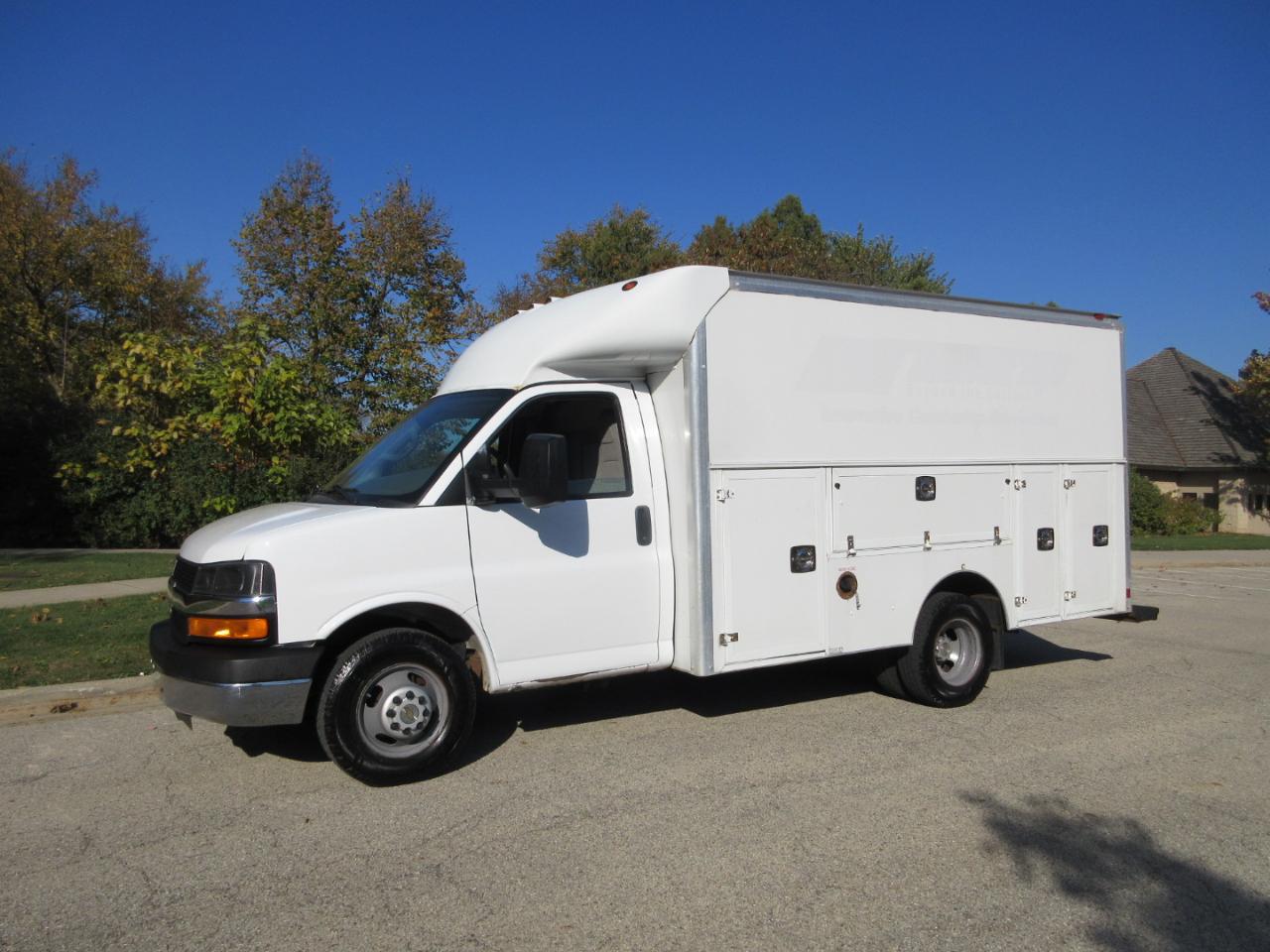 Chevrolet Express Commercial Cutaway 3500 Van 139" 2016