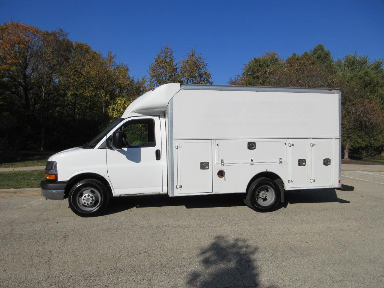 Chevrolet Express Commercial Cutaway 3500 Van 139" 2016