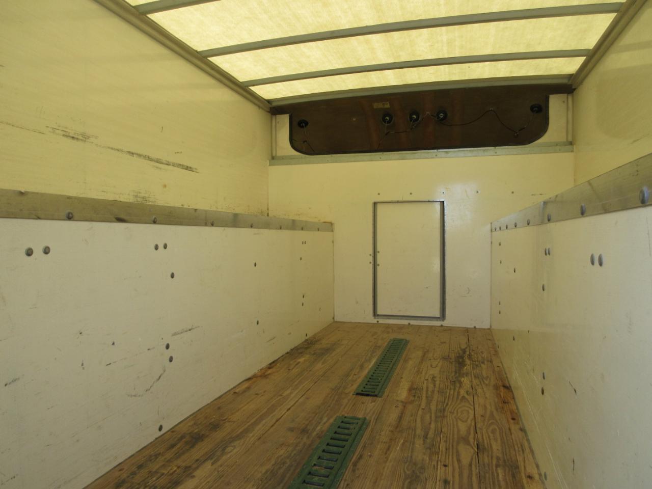 Chevrolet Express Commercial Cutaway 3500 Van 139" 2016