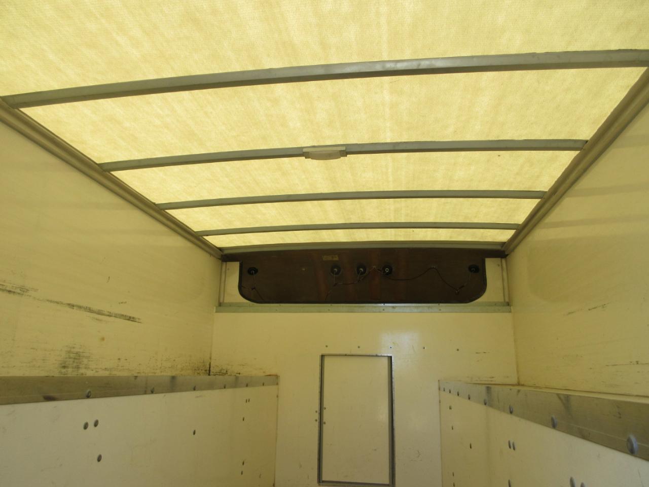 Chevrolet Express Commercial Cutaway 3500 Van 139" 2016