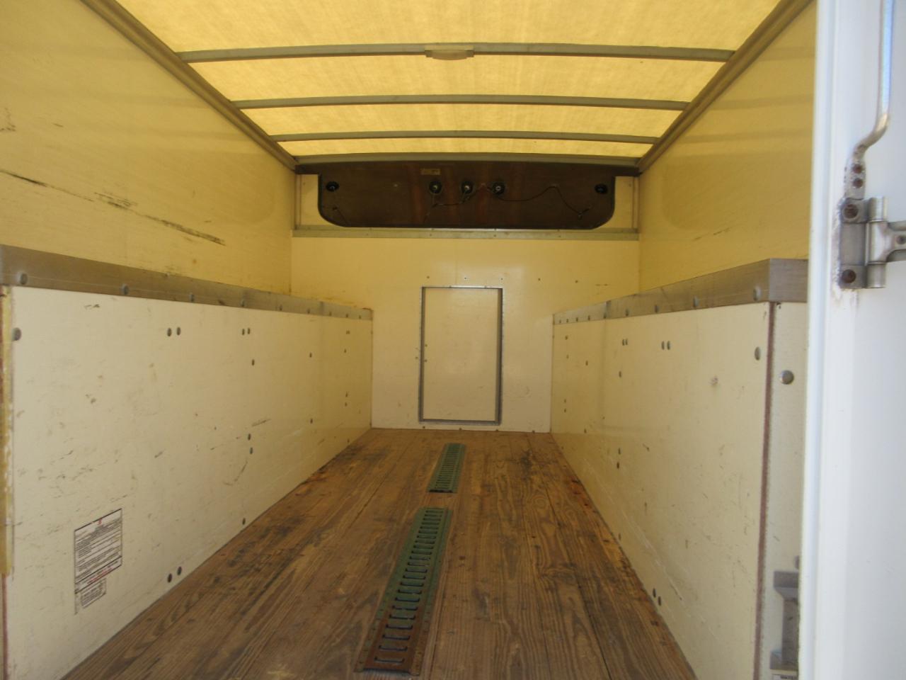 Chevrolet Express Commercial Cutaway 3500 Van 139" 2016