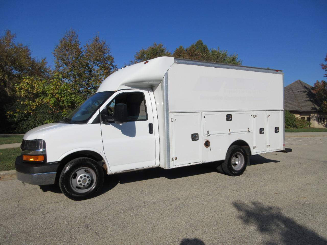 Chevrolet Express Commercial Cutaway 3500 Van 139" 2016