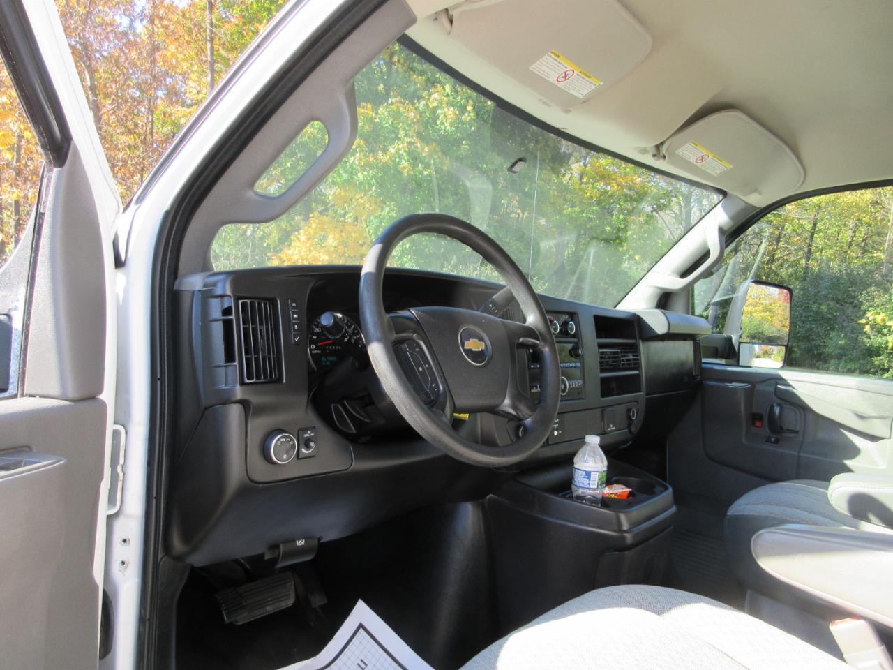 Chevrolet Express Commercial Cutaway 3500 Van 139" 2016