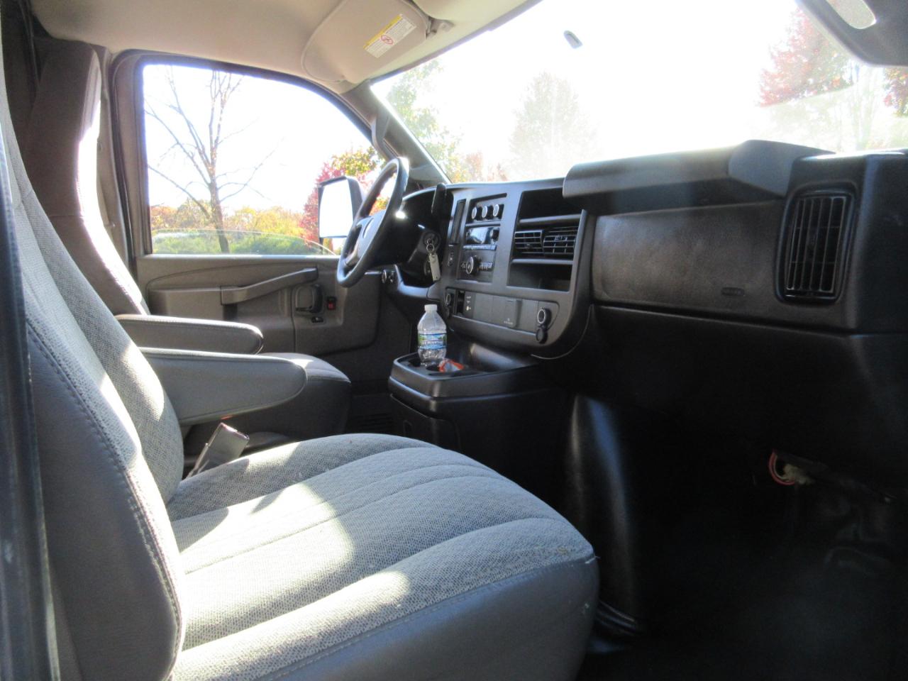 Chevrolet Express Commercial Cutaway 3500 Van 139" 2016