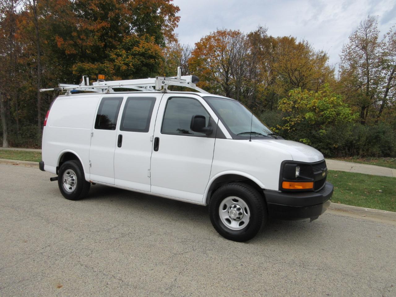 Chevrolet Express Cargo Van RWD 2500 135" 2016