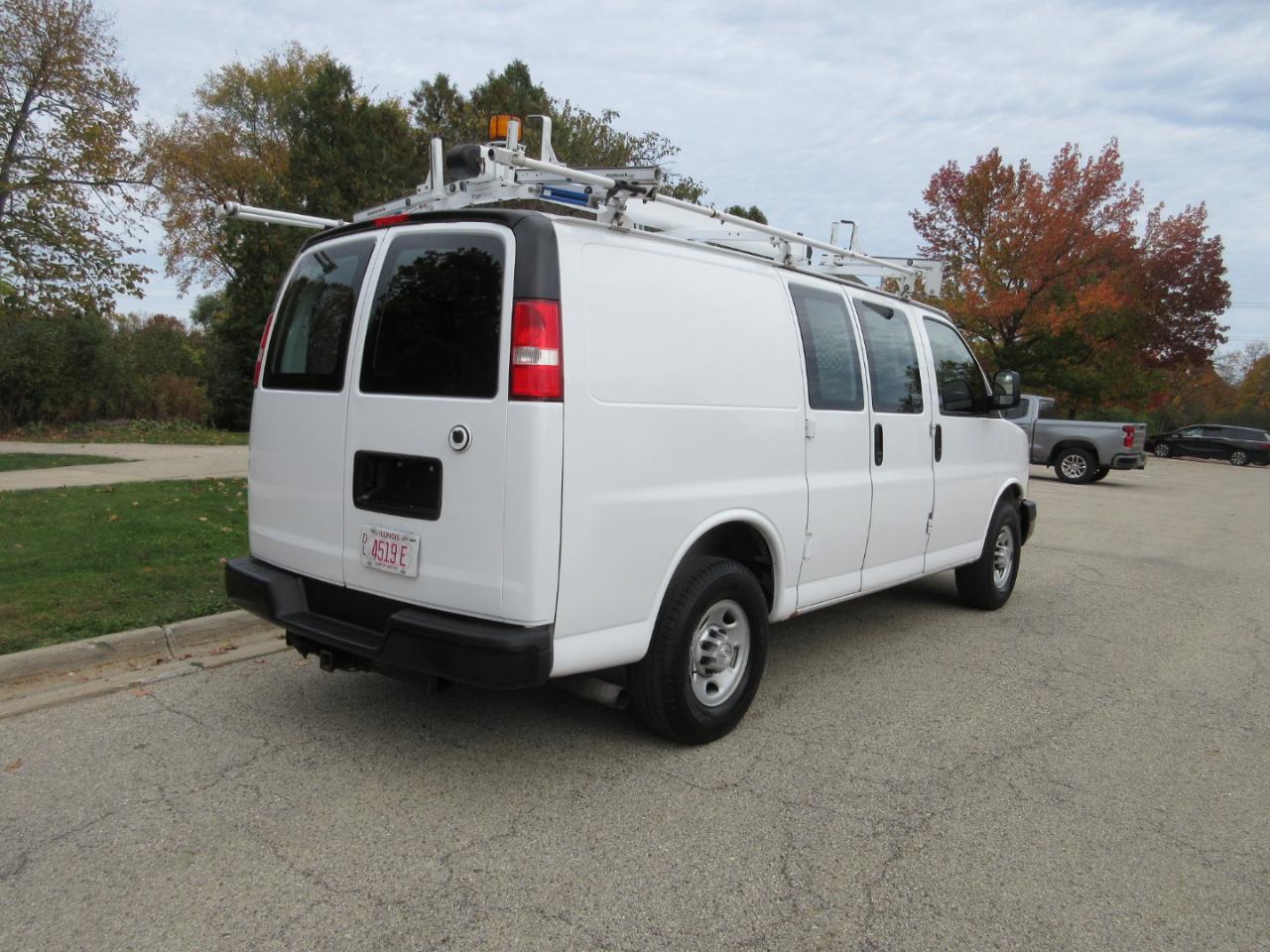 Chevrolet Express Cargo Van RWD 2500 135" 2016