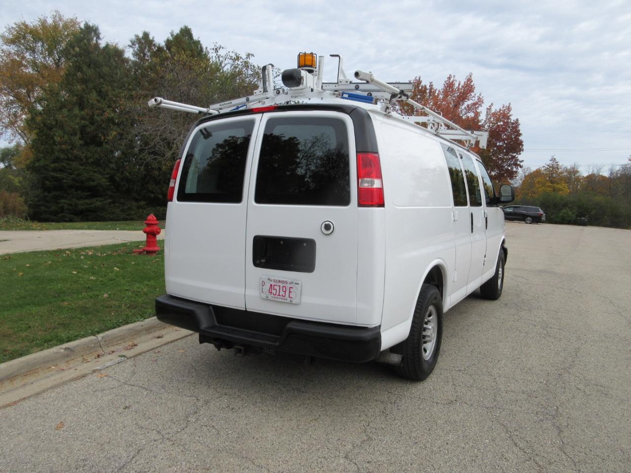 Chevrolet Express Cargo Van RWD 2500 135" 2016