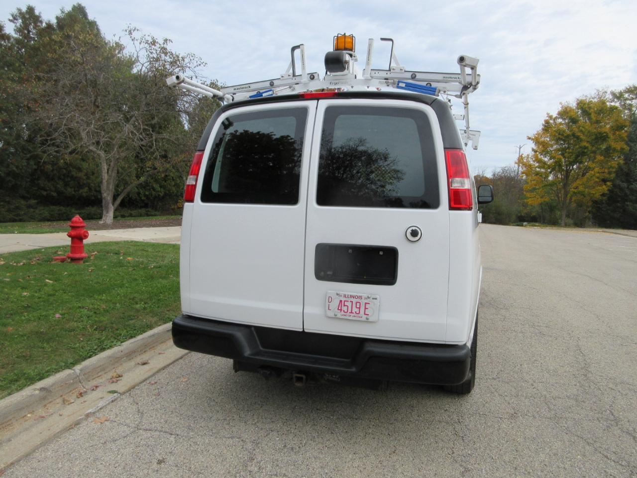 Chevrolet Express Cargo Van RWD 2500 135" 2016