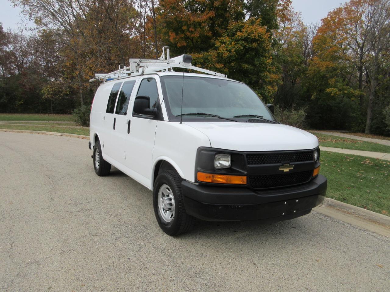 Chevrolet Express Cargo Van RWD 2500 135" 2016
