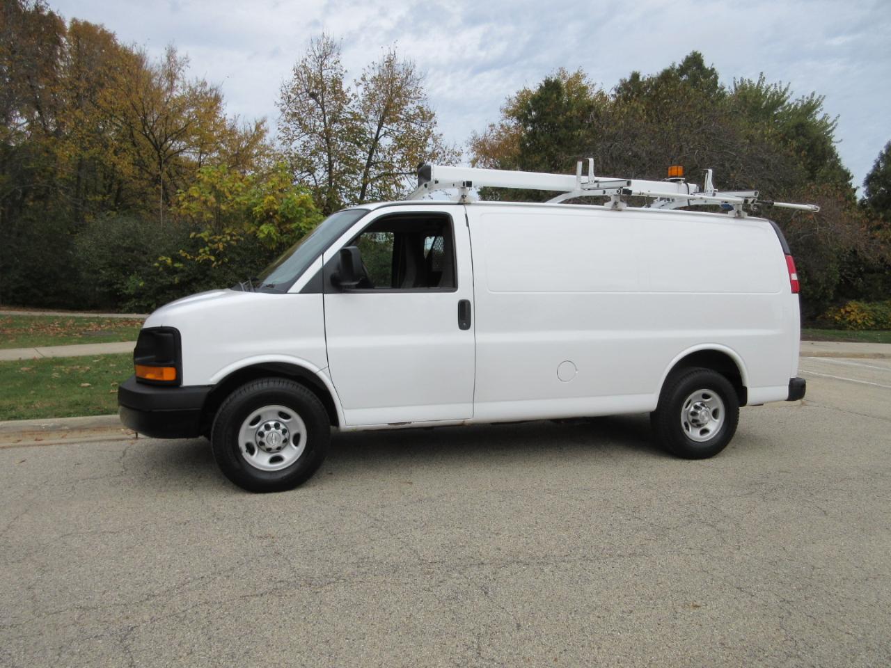 Chevrolet Express Cargo Van RWD 2500 135" 2016