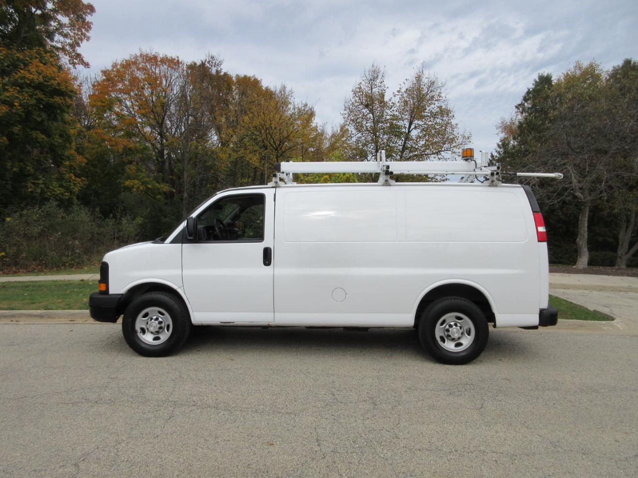 Chevrolet Express Cargo Van RWD 2500 135" 2016