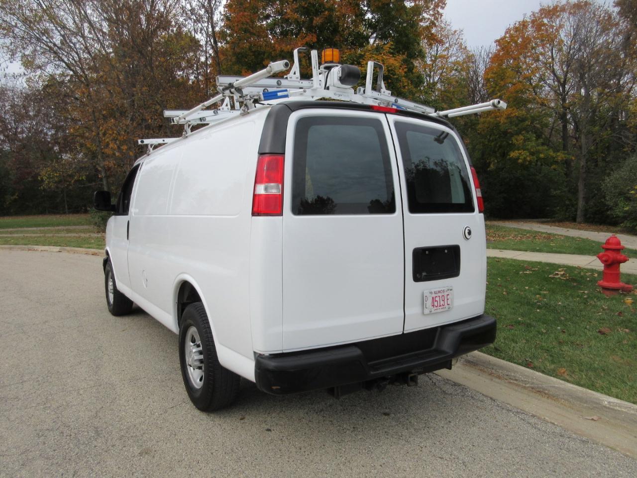 Chevrolet Express Cargo Van RWD 2500 135" 2016