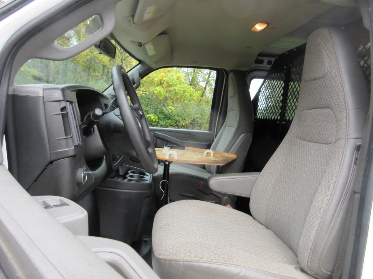 Chevrolet Express Cargo Van RWD 2500 135" 2016