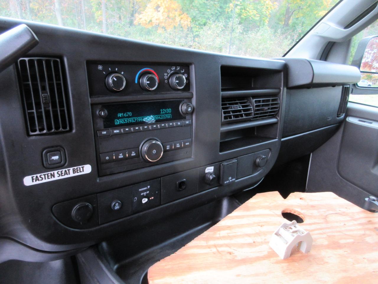 Chevrolet Express Cargo Van RWD 2500 135" 2016