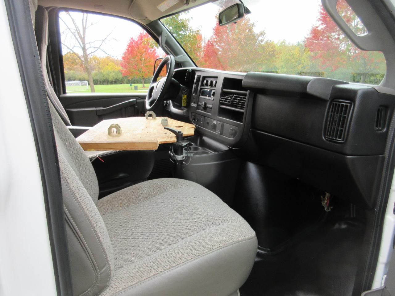 Chevrolet Express Cargo Van RWD 2500 135" 2016