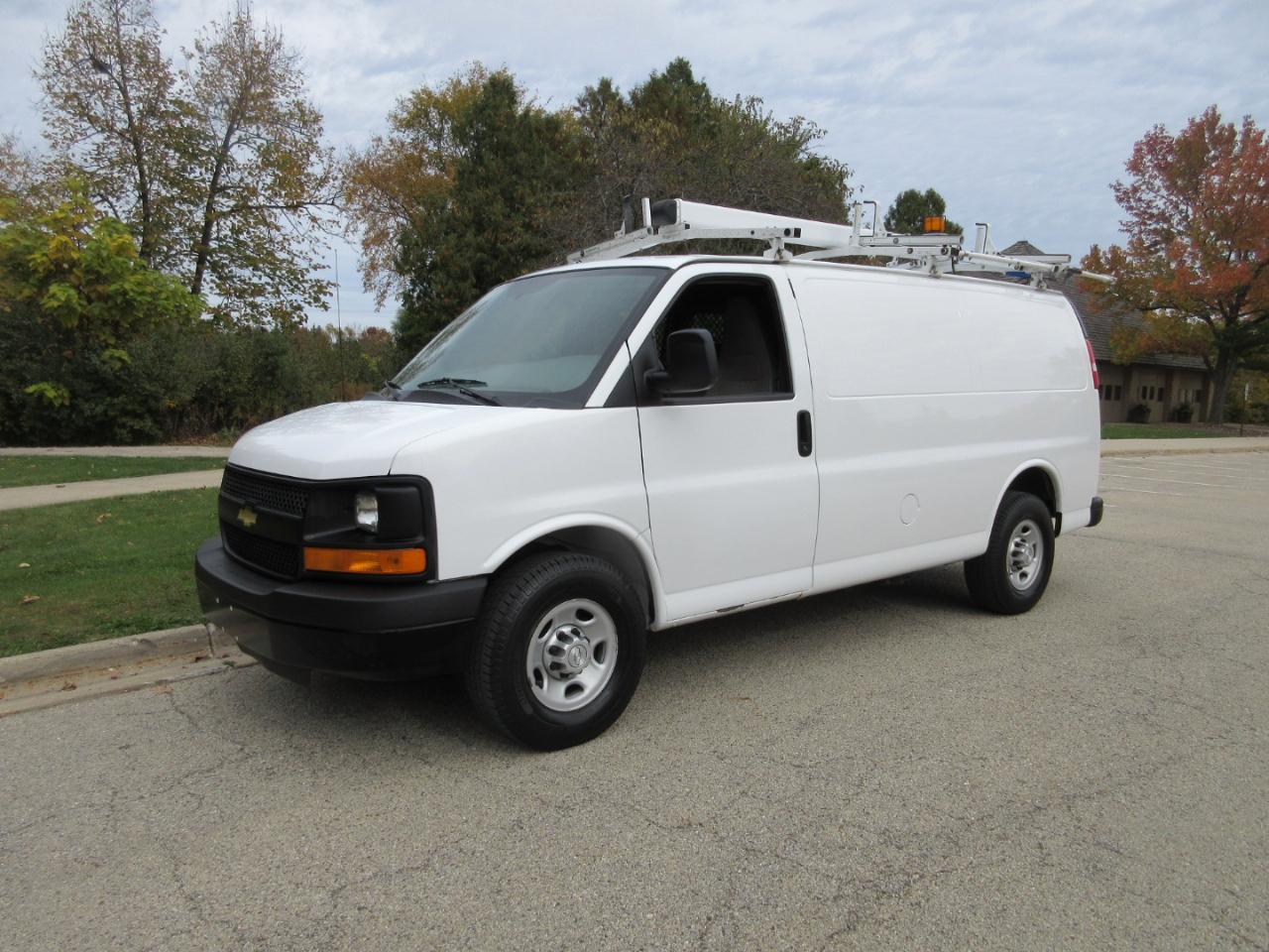 Chevrolet Express Cargo Van RWD 2500 135" 2016