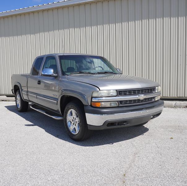 Chevrolet Silverado 1500 LT Ext. Cab 3-Door Short Bed 4WD 2000