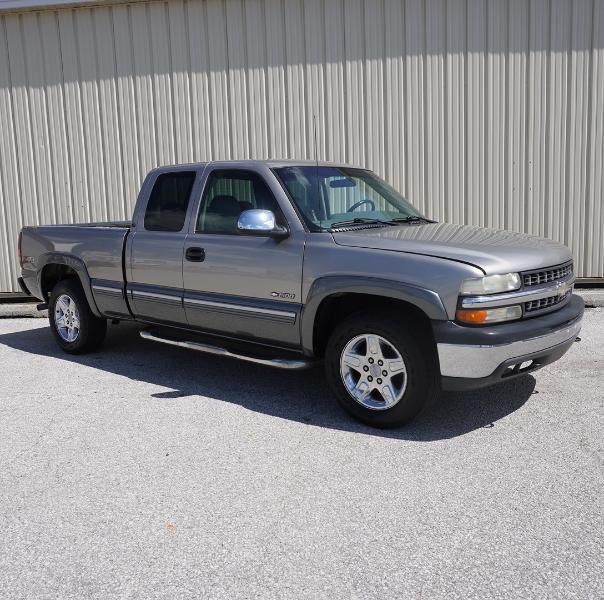 Chevrolet Silverado 1500 LT Ext. Cab 3-Door Short Bed 4WD 2000