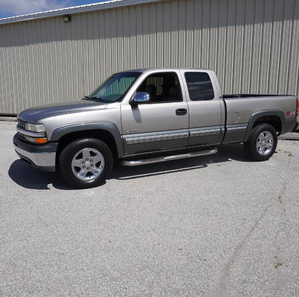 Chevrolet Silverado 1500 LT Ext. Cab 3-Door Short Bed 4WD 2000