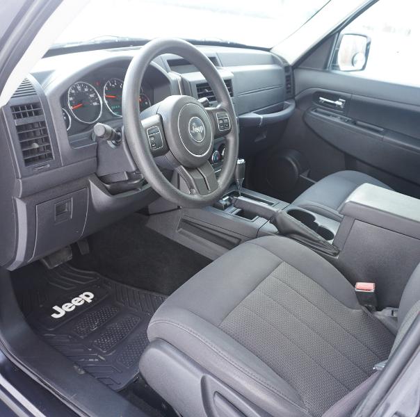 Jeep Liberty Sport 4WD 2012