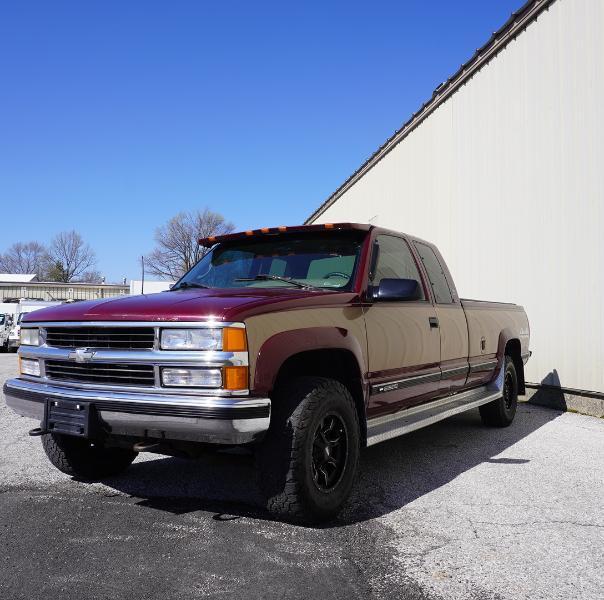 Chevrolet C/K 2500 Ext. Cab 8-ft. Bed 4WD 1996