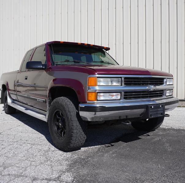 Chevrolet C/K 2500 Ext. Cab 8-ft. Bed 4WD 1996