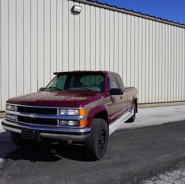 Chevrolet C/K 2500 Ext. Cab 8-ft. Bed 4WD 1996